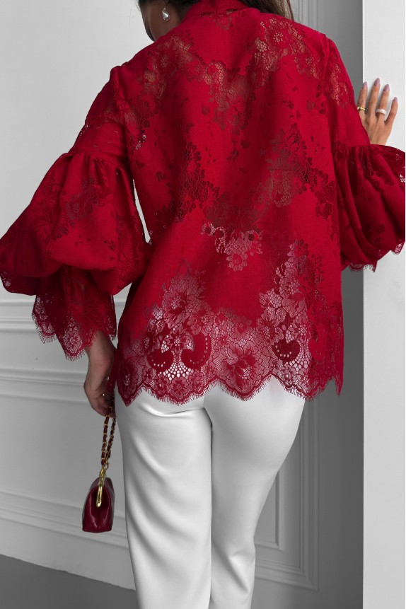 Lace zigzag blouse with puffy sleeves, pearls, stand-up collar