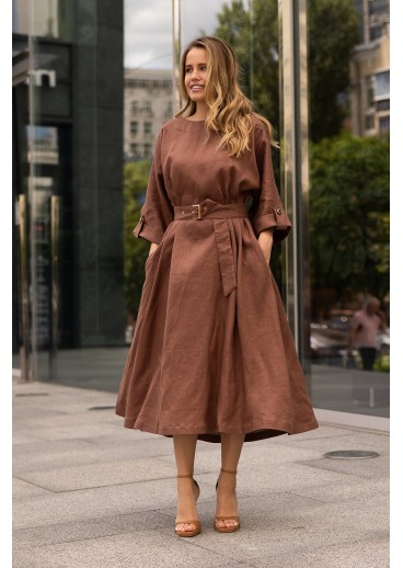 Linen dress with loose silhouette and one-piece kimono sleeves Linen dress with loose silhouette and one-piece kimono sleeves