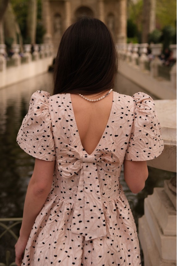 Loose-fitting midi dress made of Italian fabric