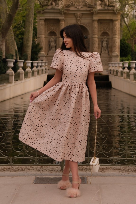 Loose-fitting midi dress made of Italian fabric