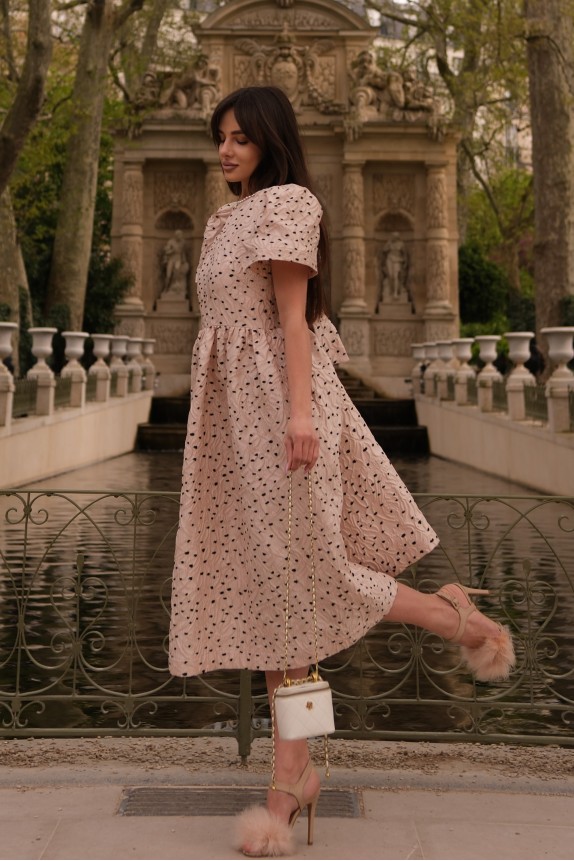 Loose-fitting midi dress made of Italian fabric