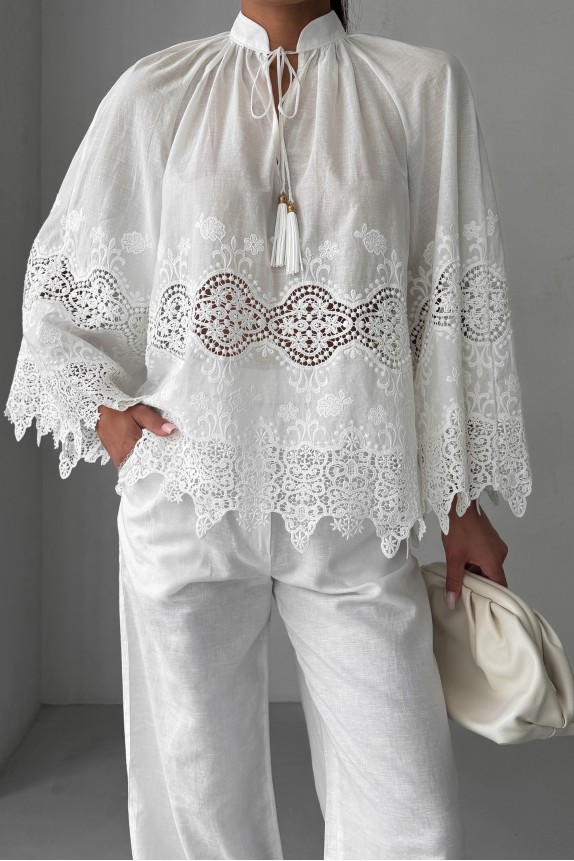 Cotton raglan blouse with Roman-style embroidery