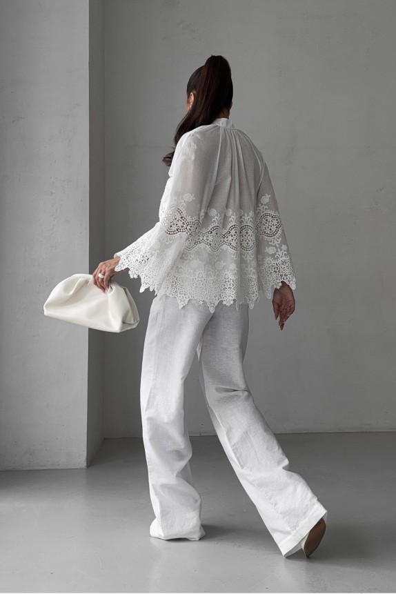 Cotton raglan blouse with Roman-style embroidery