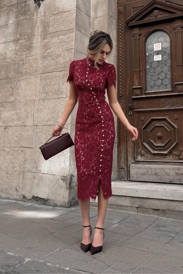 Fitted lace dress in an Oriental style