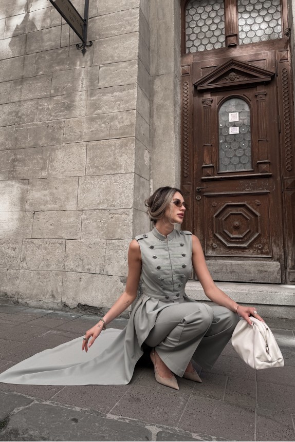Military-style tailcoat vest in Italian fabric, featuring a train.