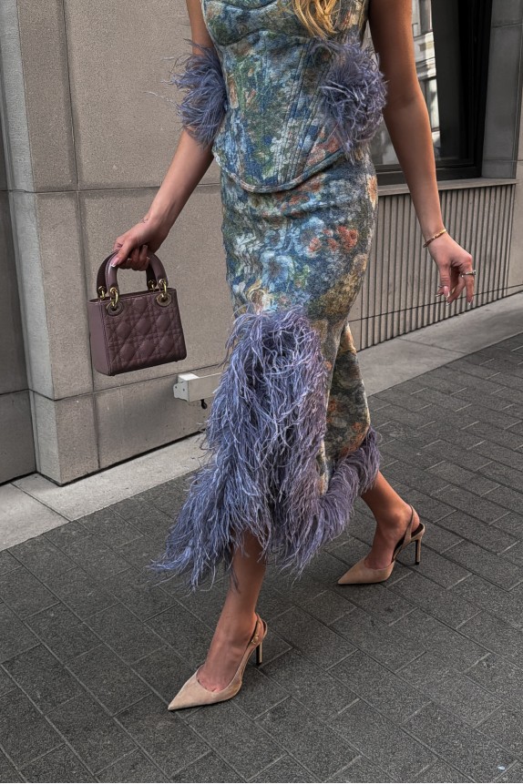 Skirt made of Italian printed fabric, featuring feathers