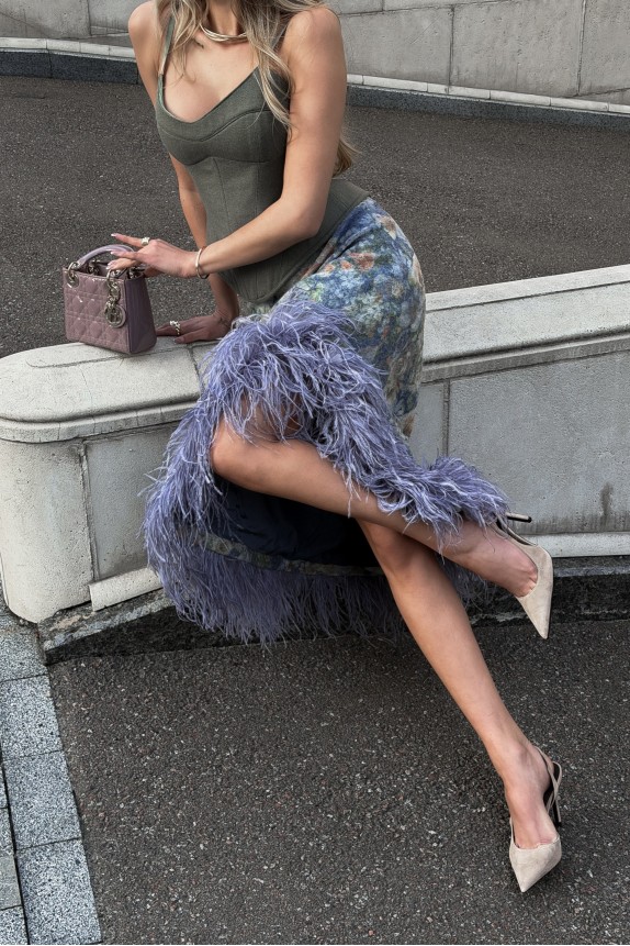 Skirt made of Italian printed fabric, featuring feathers