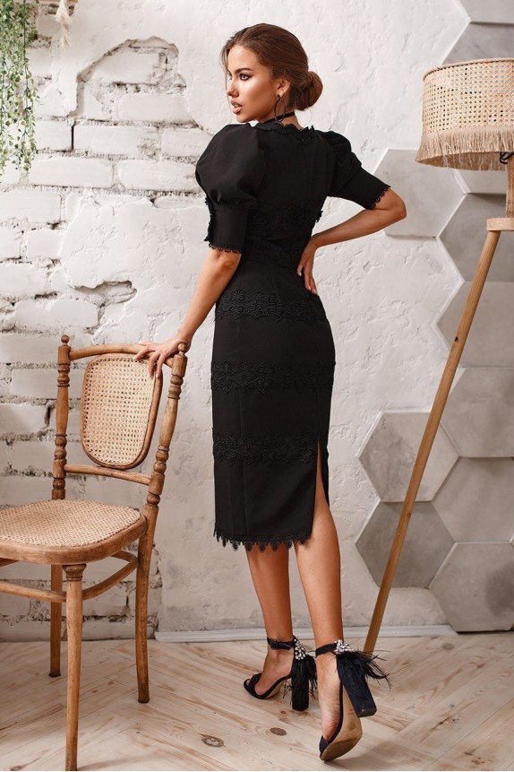 Silhouette dress with lace
