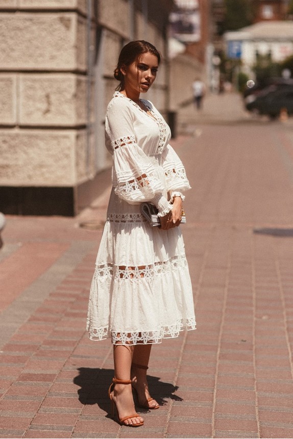 Dress with wide lace