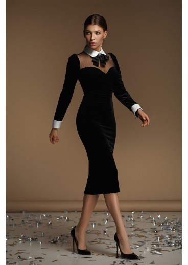 Velvet dress with collar and cuffs Velvet dress with collar and cuffs