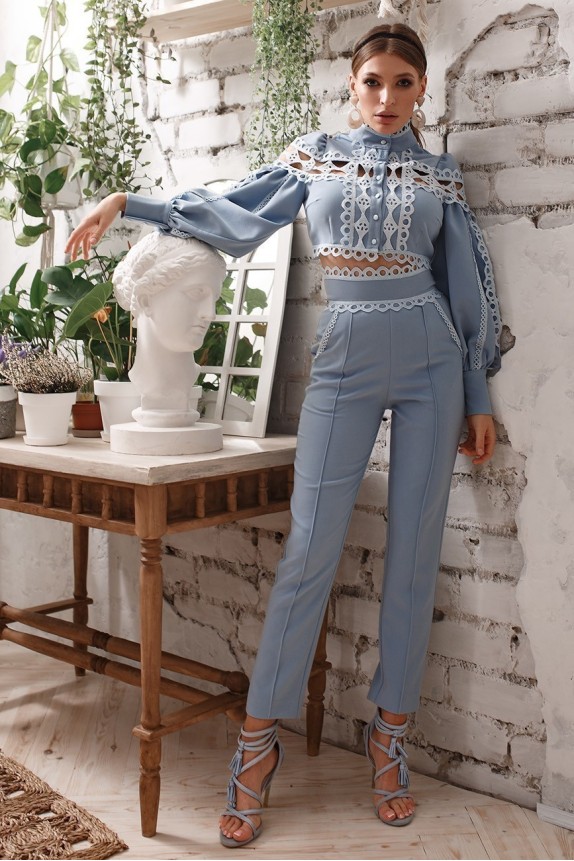 Trousers suit with lace