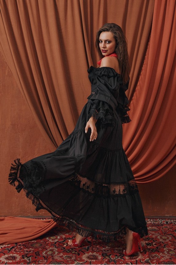 Cotton suit with fringe with skirt