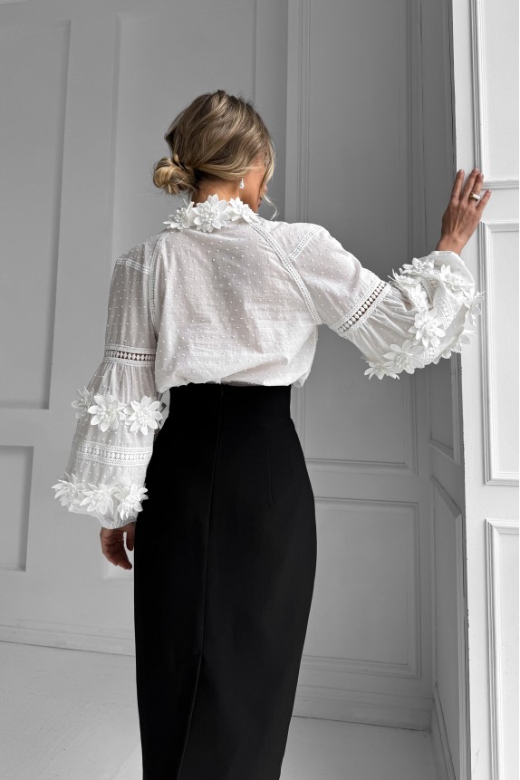 Cotton blouse Vyshyvanka with raglan sleeves, with 3D lace