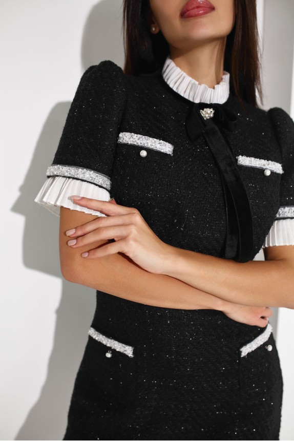 Short tweed dress with pleated