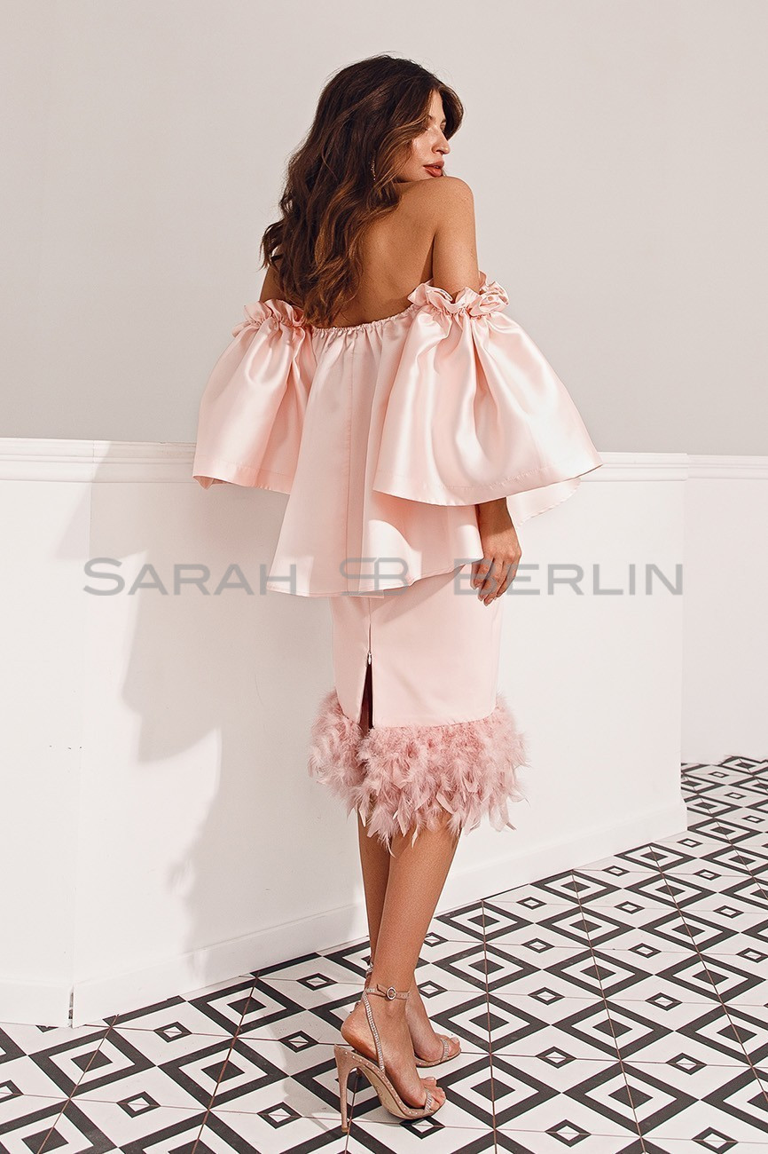 Suit with marabou feathers skirt