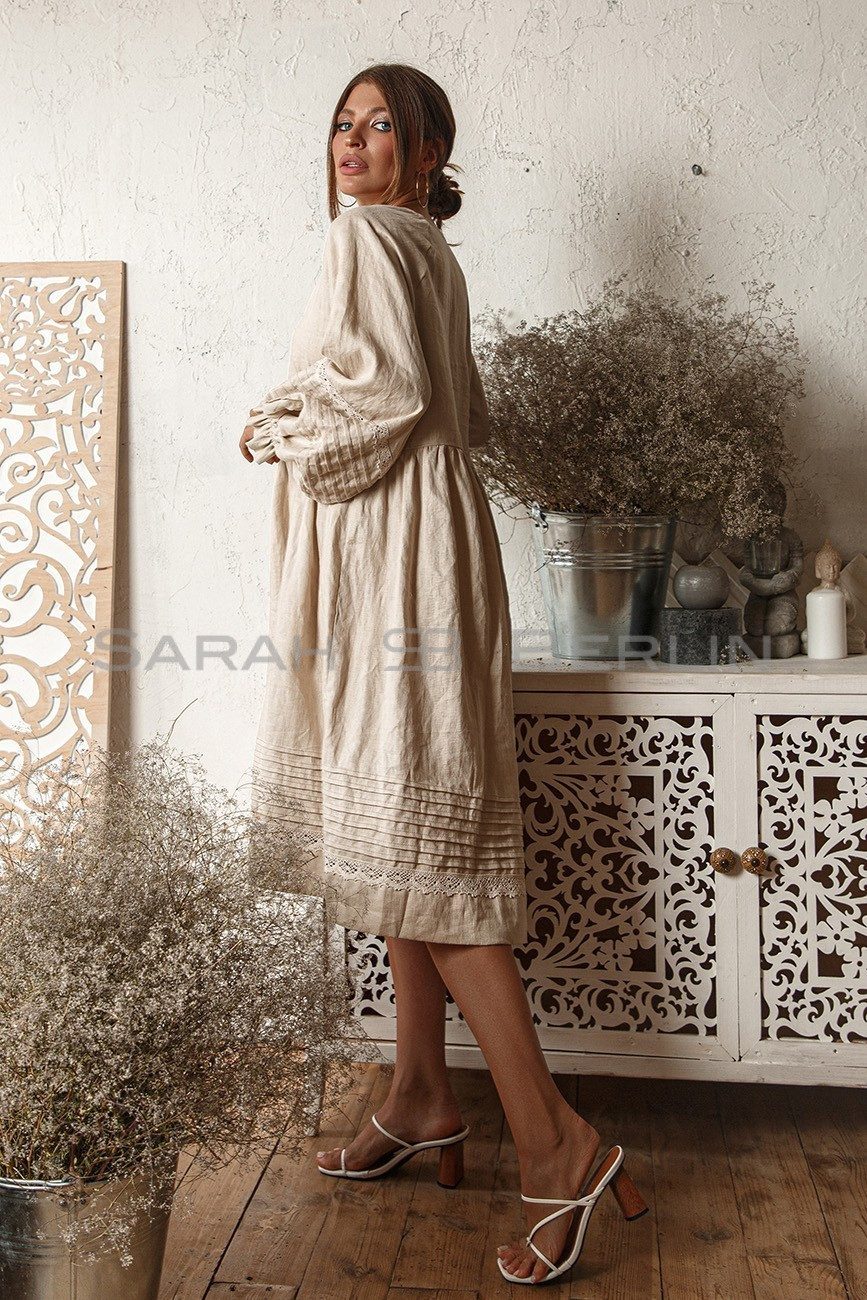 Linen dress with free silhouette lace