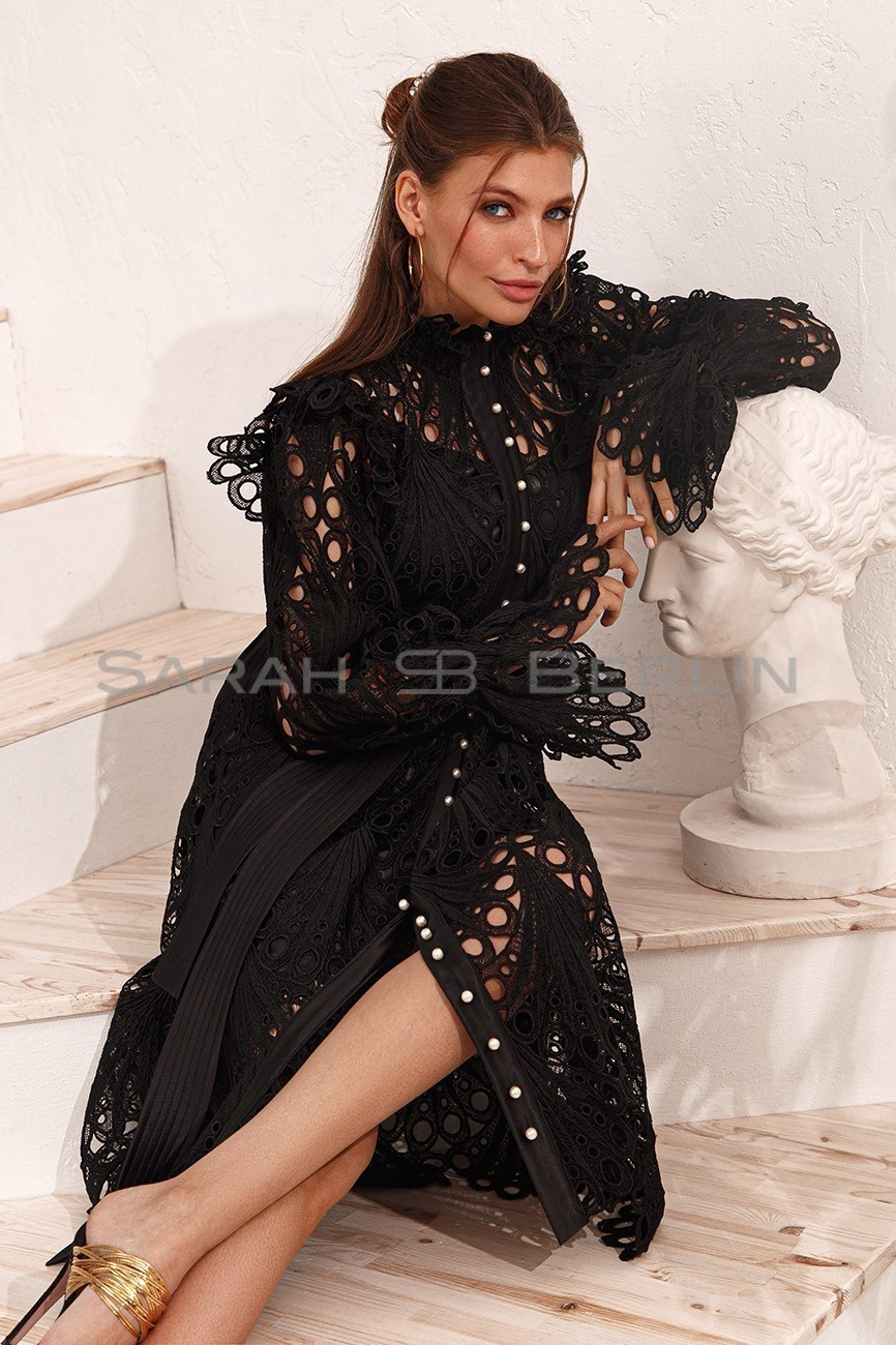 Exclusive lace dress with pearls