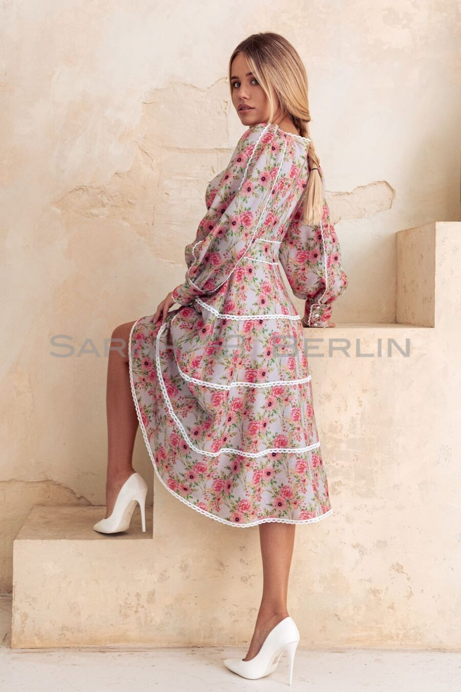 Платье клеш с кружевом, из итальянской плательной шерсти с цветочным принтом