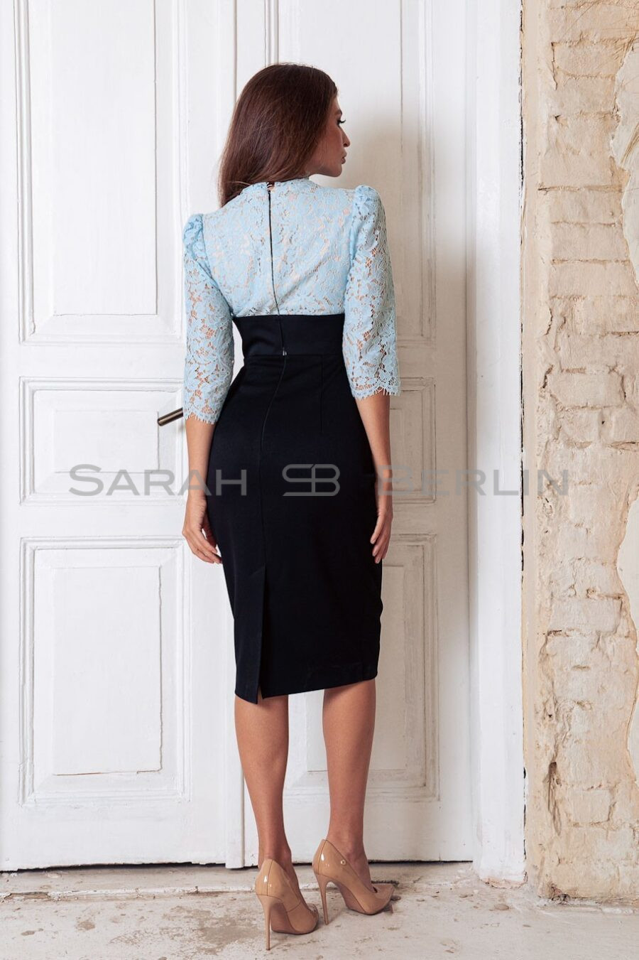 High waist dress with lace and lacing