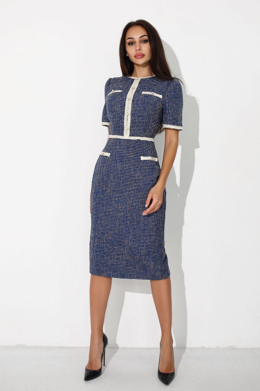 Short-sleeved tweed dress with contrast trim