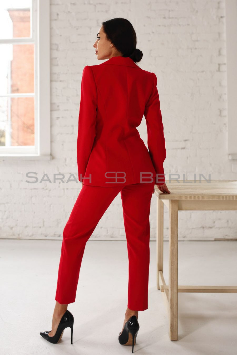 Suit with cropped trousers and jacket