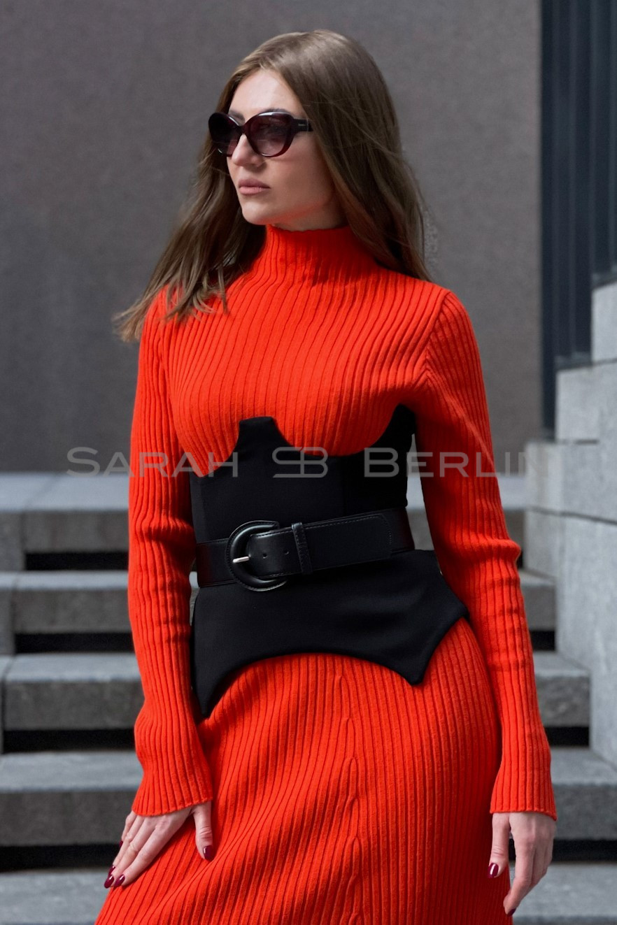 Knitted long dress with stand-up collar