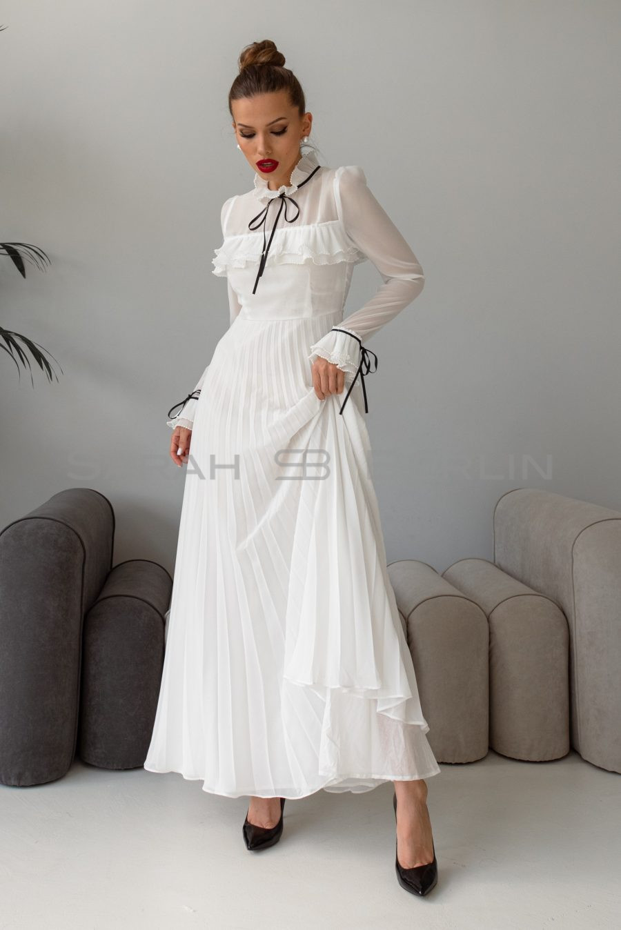 Floor-length pleated chiffon dress with contrast trim