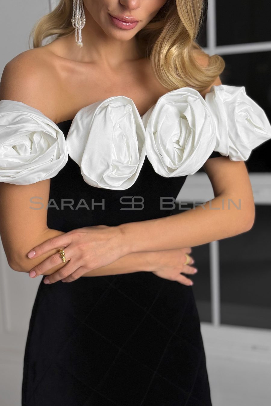 Above-the-knee dress in Italian velvet, off-the-shoulder, with white roses