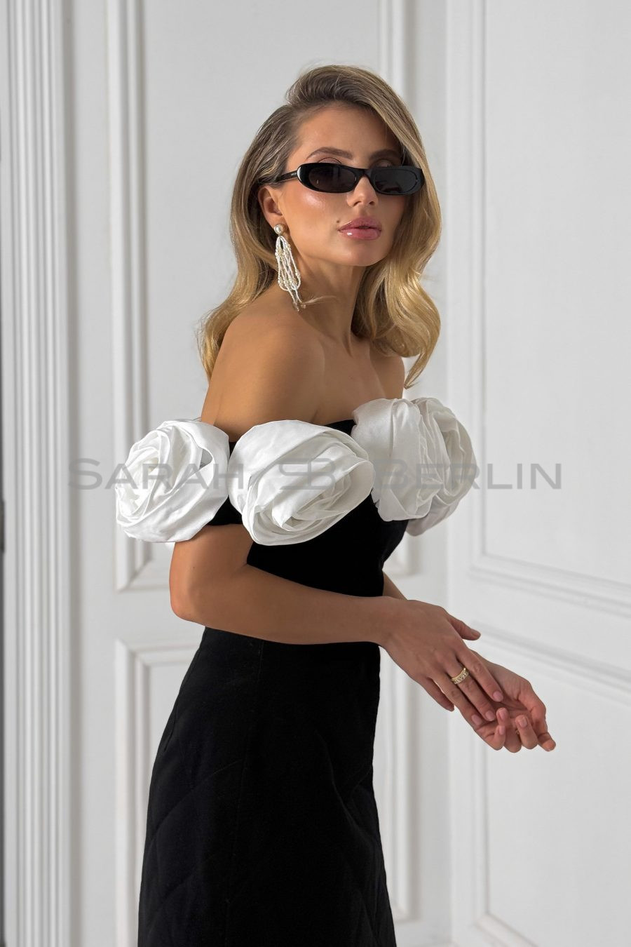 Above-the-knee dress in Italian velvet, off-the-shoulder, with white roses