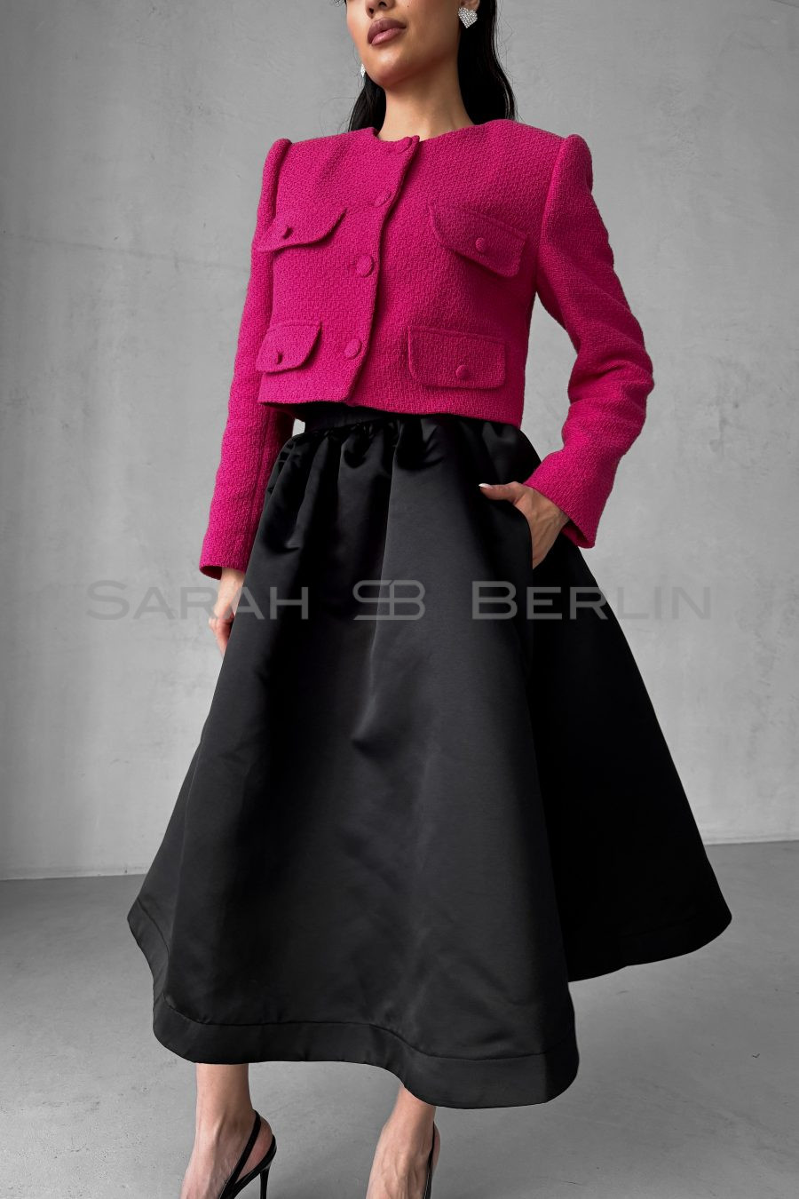 Full midi skirt with high waist