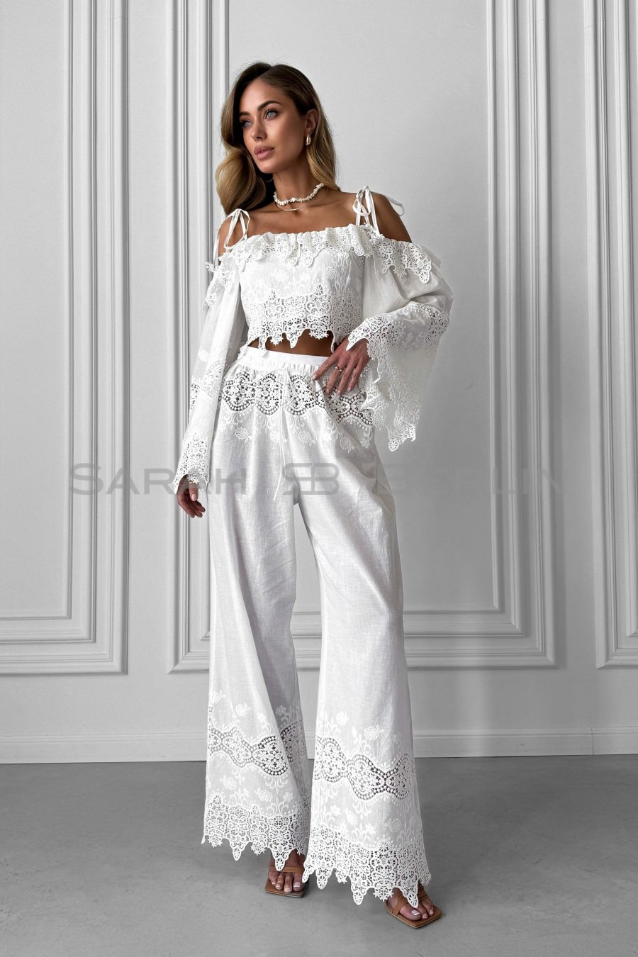 Off-shoulder cambric top with Roman embroidery