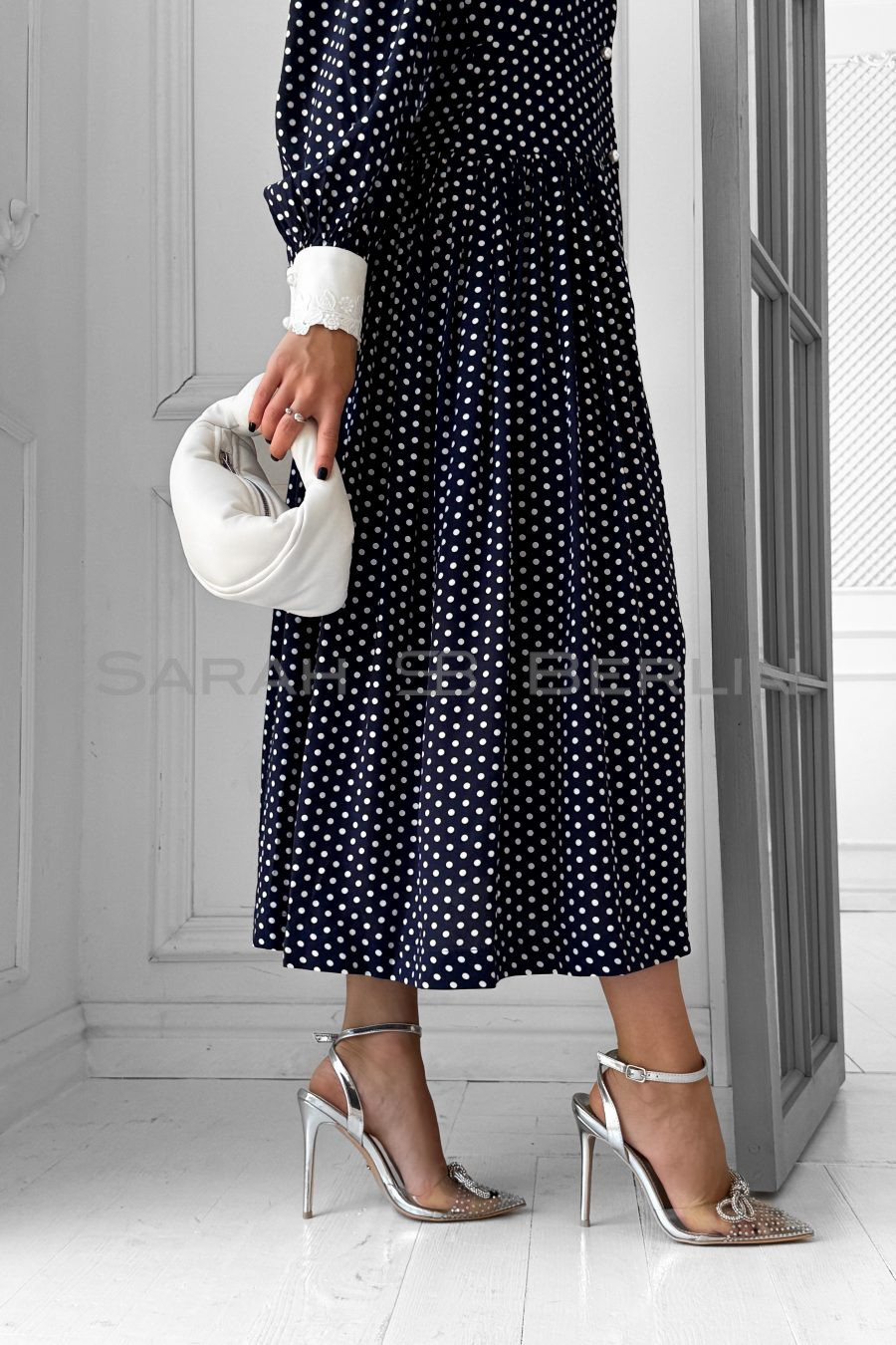 Polka dot viscose dress with white collar and cuffs