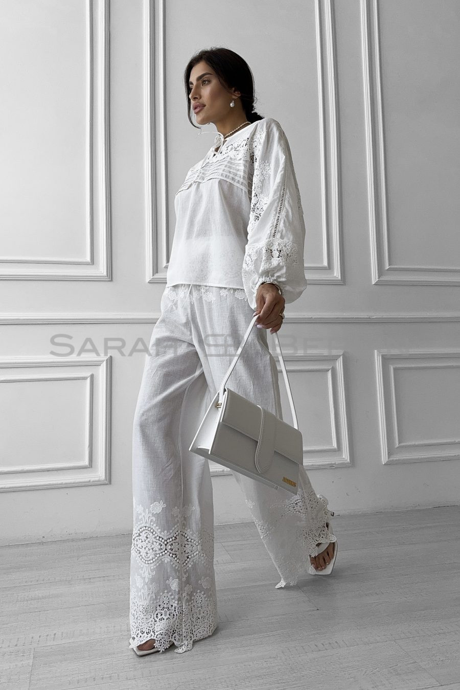 Cotton blouse with full sleeves, with embroidery