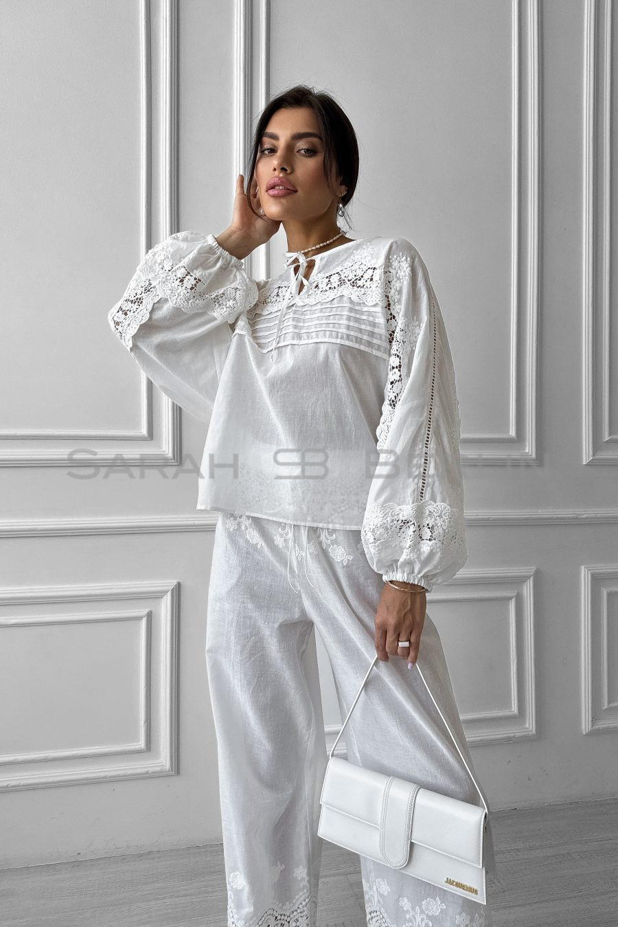 Cotton blouse with full sleeves, with embroidery