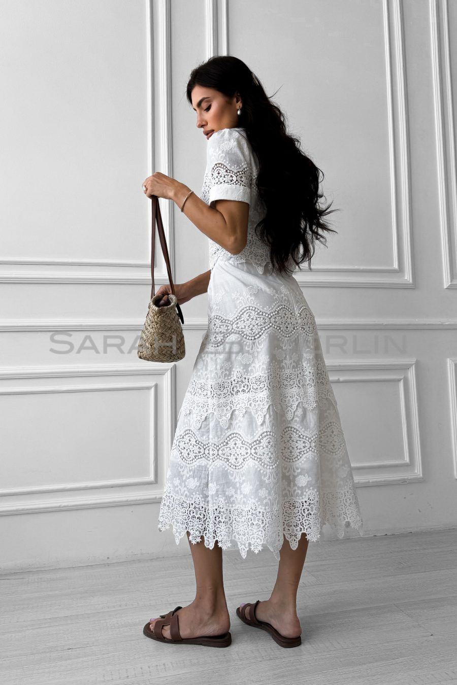 A-line skirt made of cambric with Roman embroidery, with elastic waistband