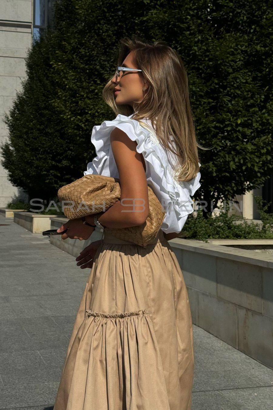 Sleeveless cotton blouse with wings and lace