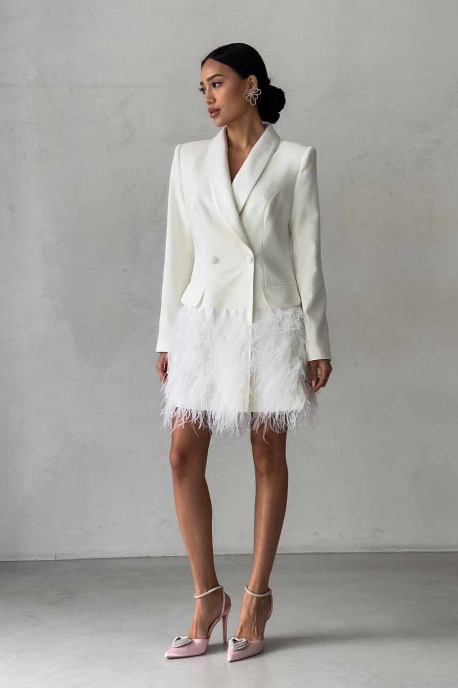 Short jacket dress with feathers, with flaps