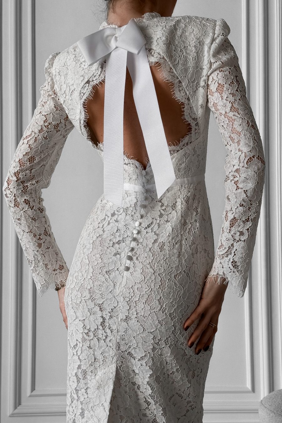 Lace, silhouette midi dress, with an open back, with a removable bow