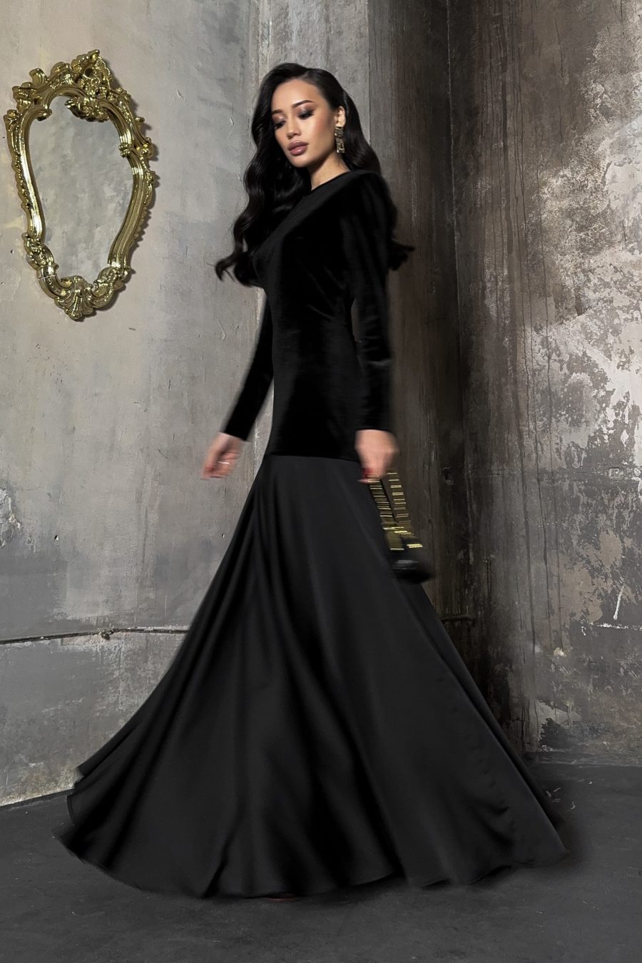 Velvet long dress with silk