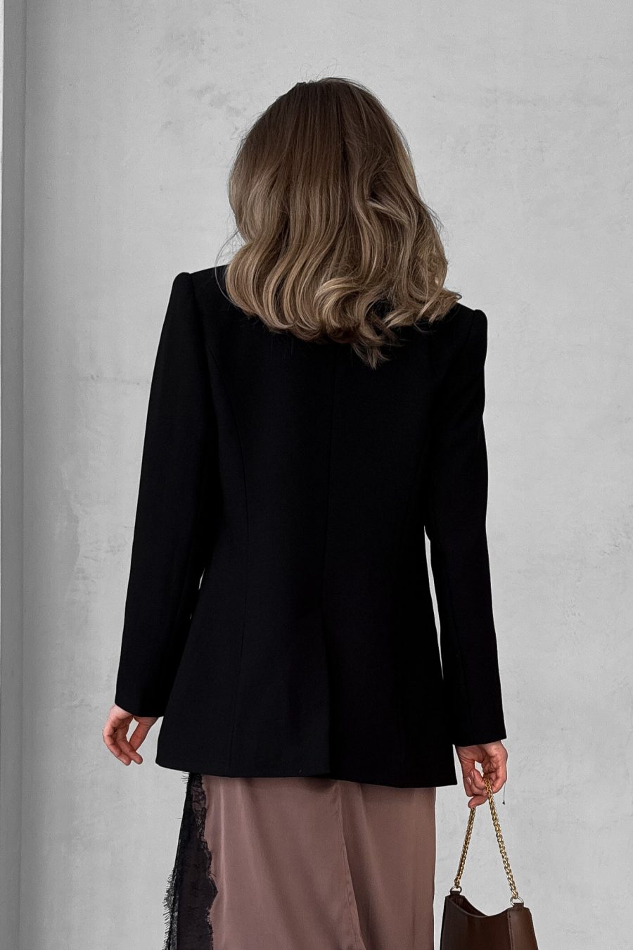 Relaxed jacket with collar and pockets