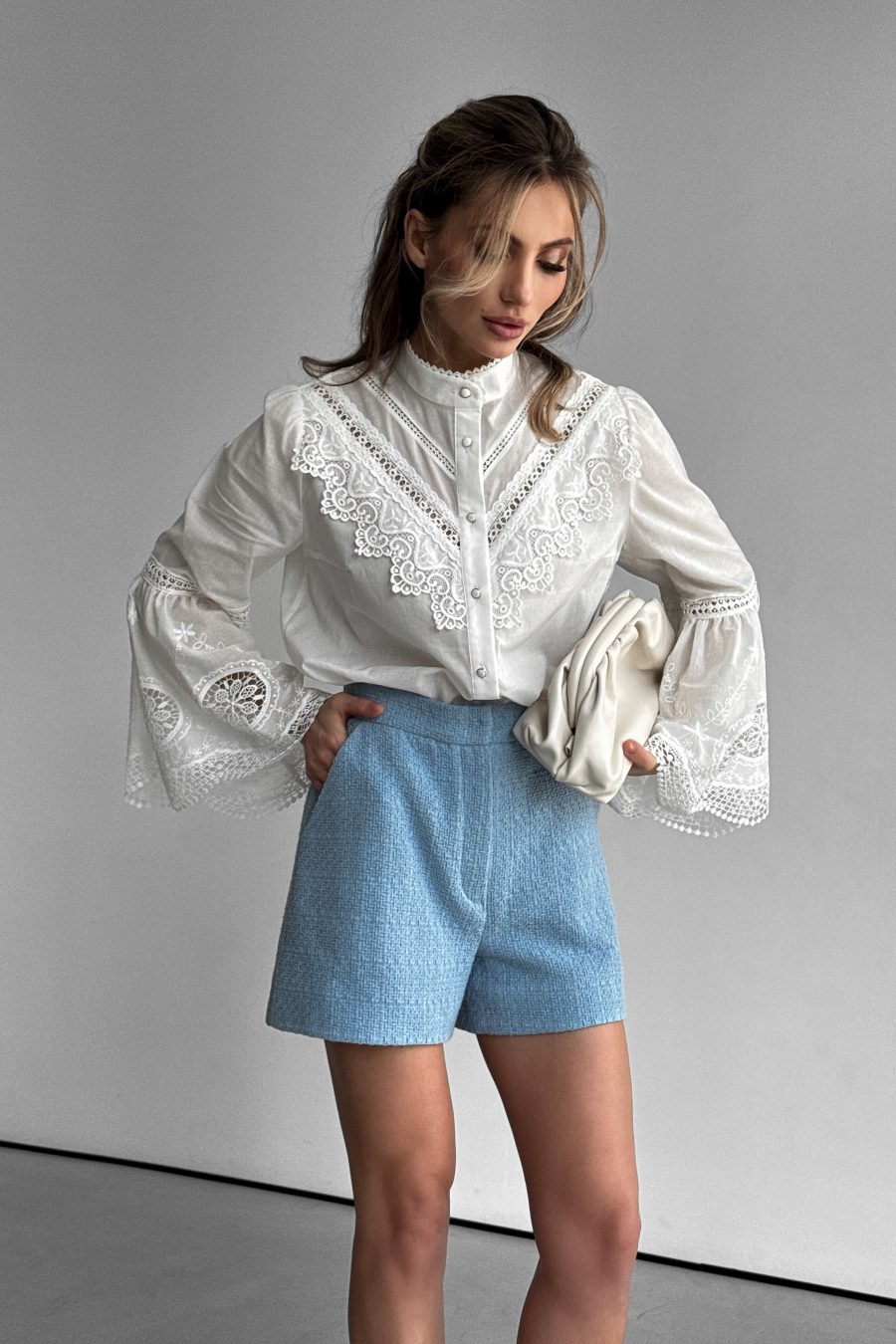 Cotton blouse with embroidery and lace