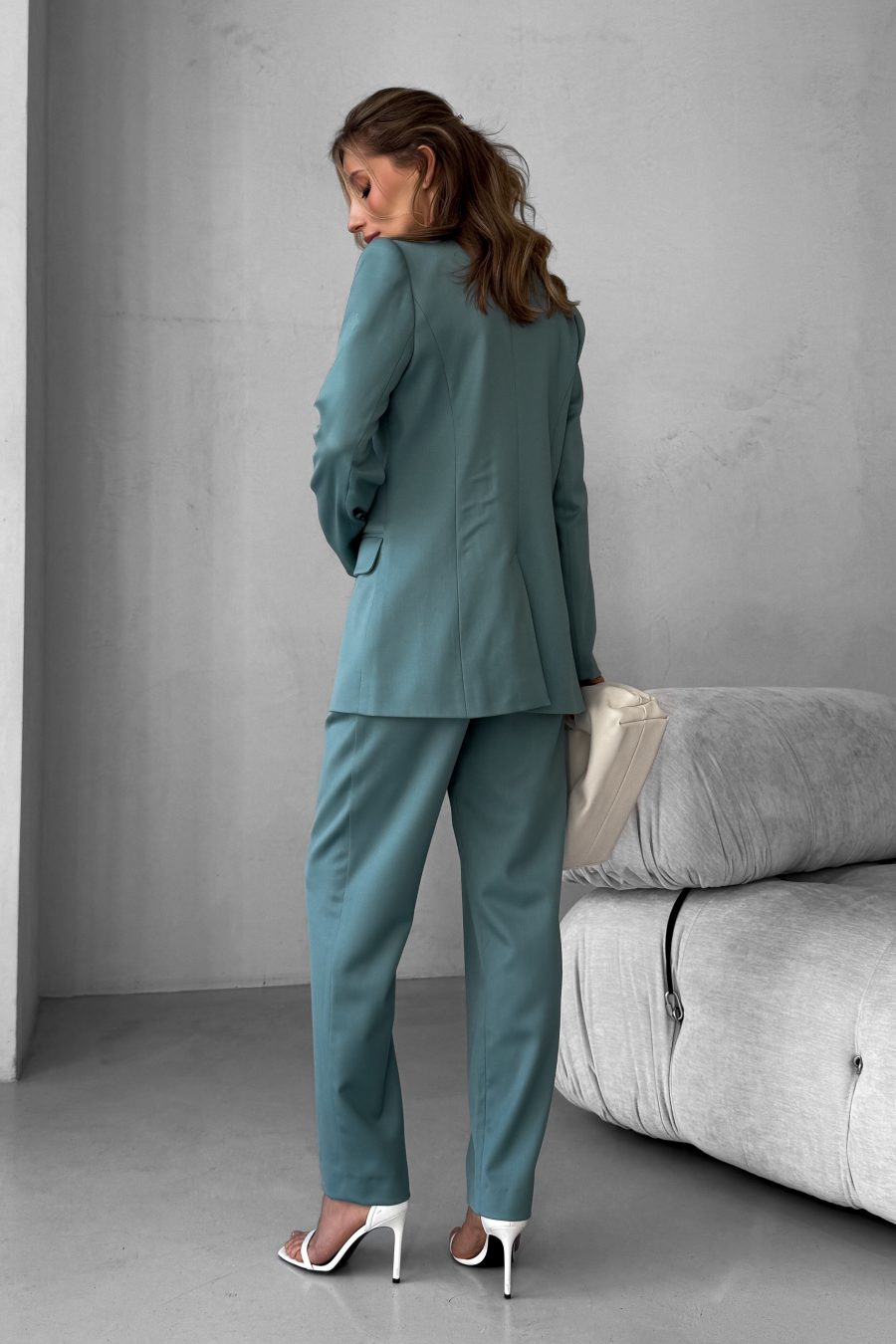 Relaxed jacket with collar and pockets, made from Italian suiting fabric