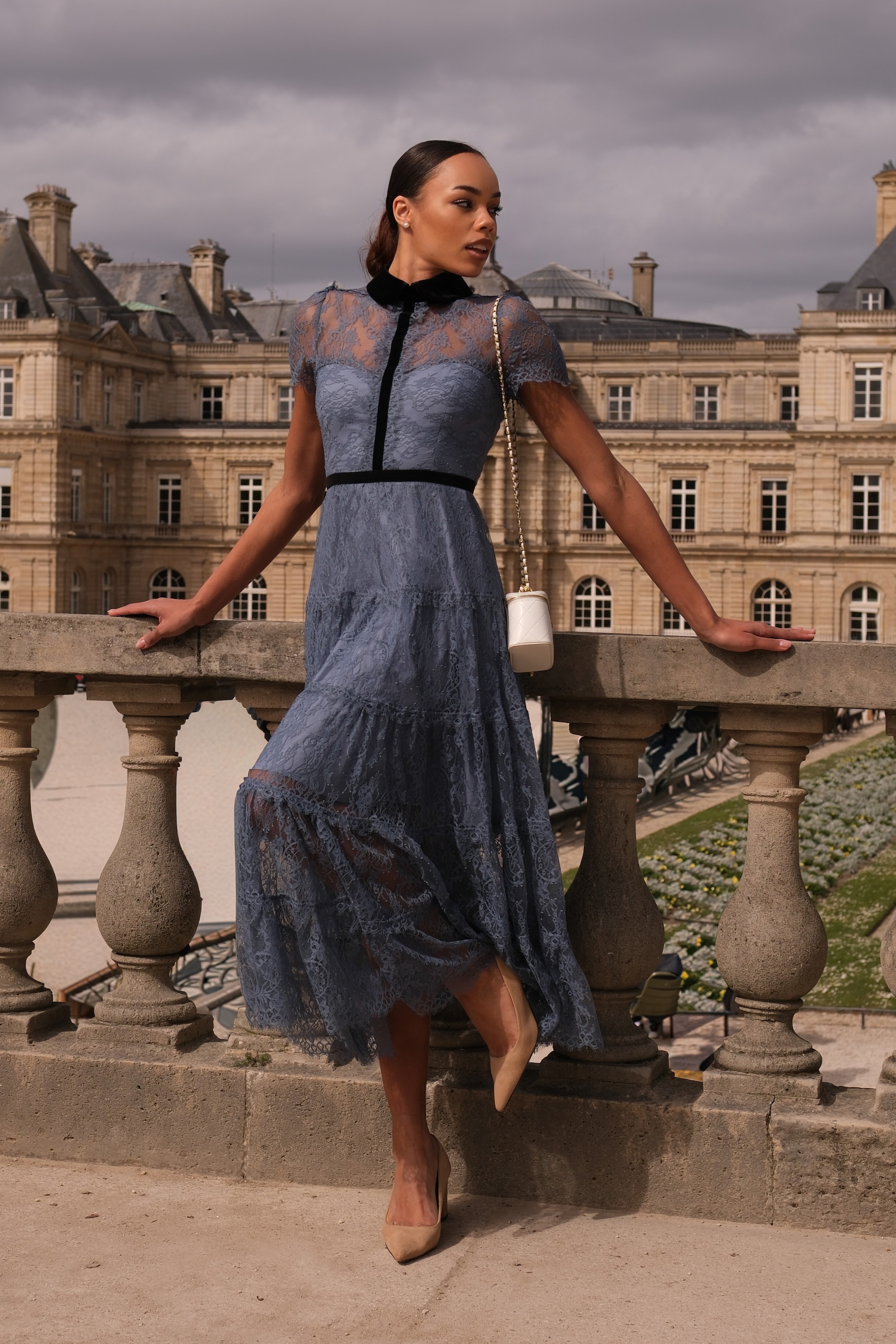 IMG_1083-2 Кружевное платье шантильи миди с бархатным воротником и поясом