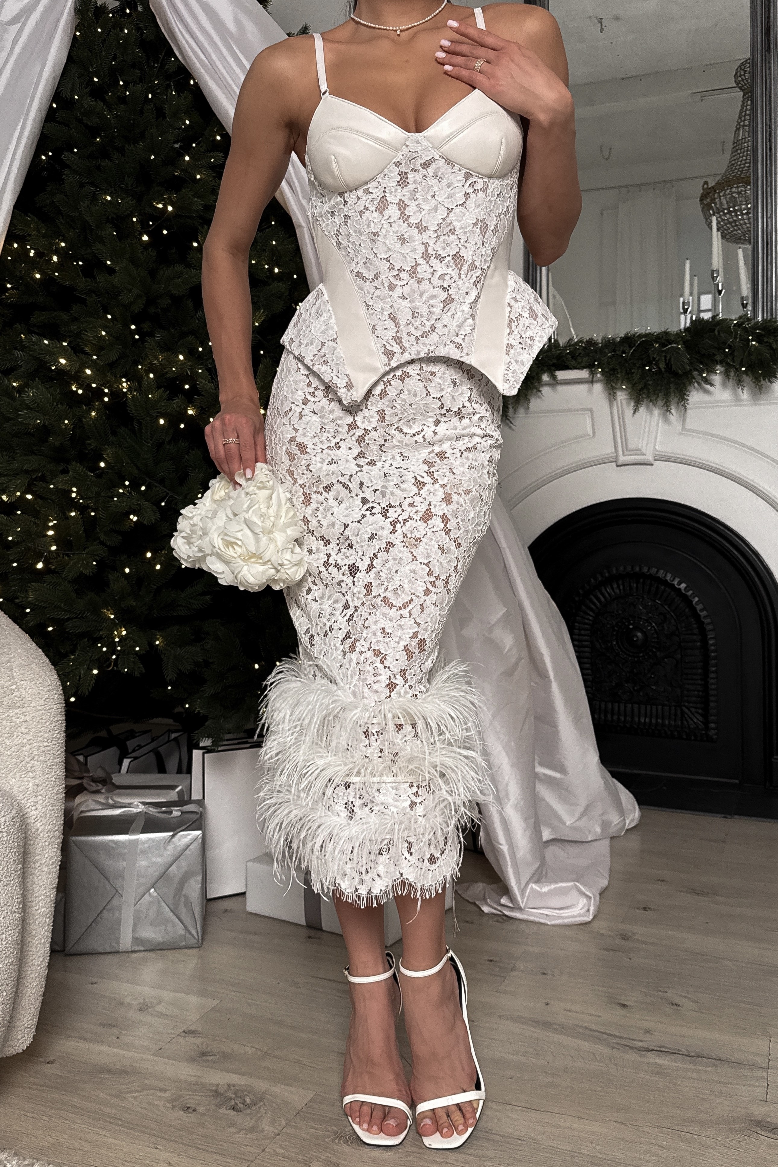 IMG_1588-2 Кружевная юбка карандаш миди с перьями, с бежевой подкладкой в комплекте