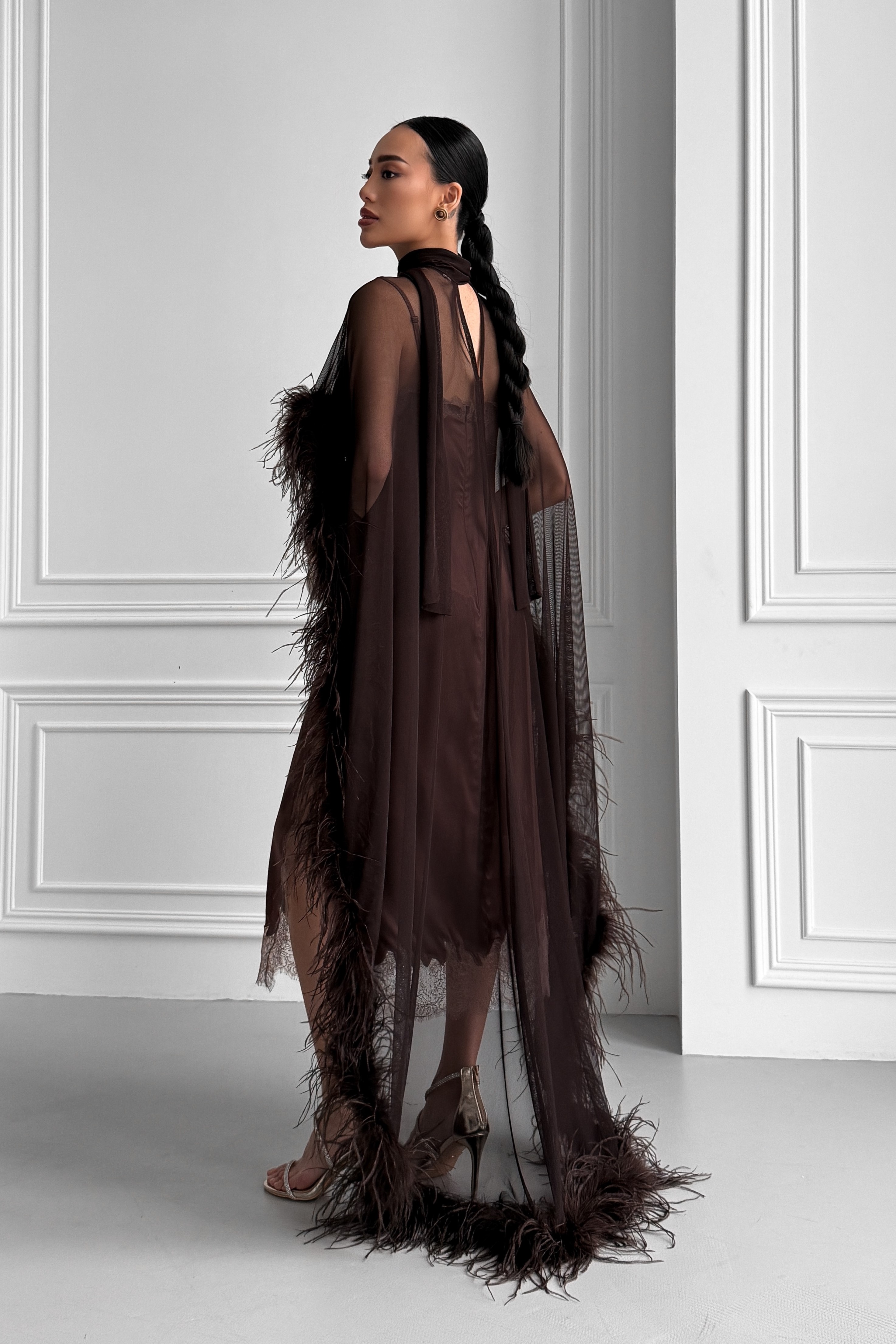 IMG_2597-2 Прозрачная длинная накидка кейп с перьями