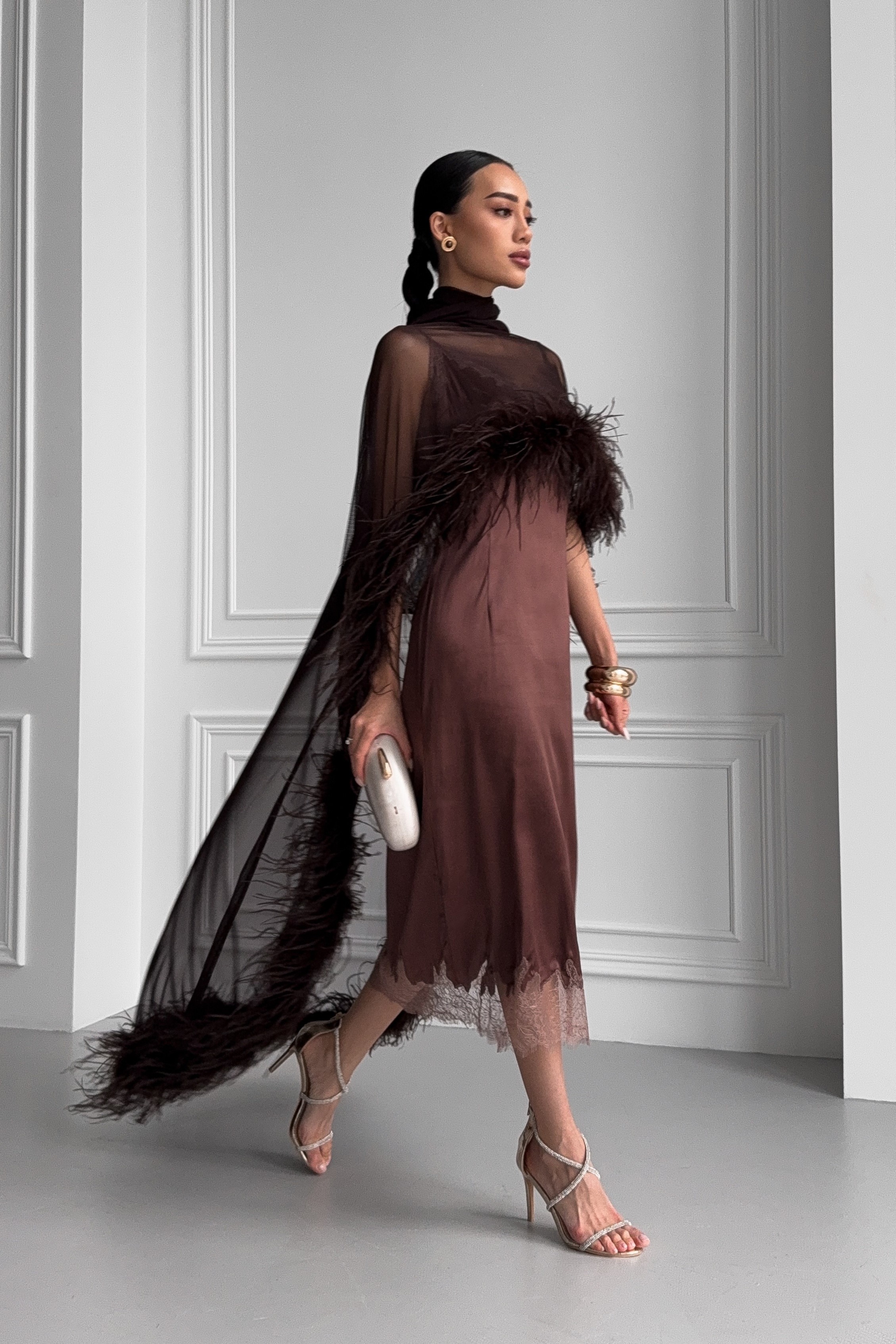 IMG_2601-2 Прозрачная длинная накидка кейп с перьями