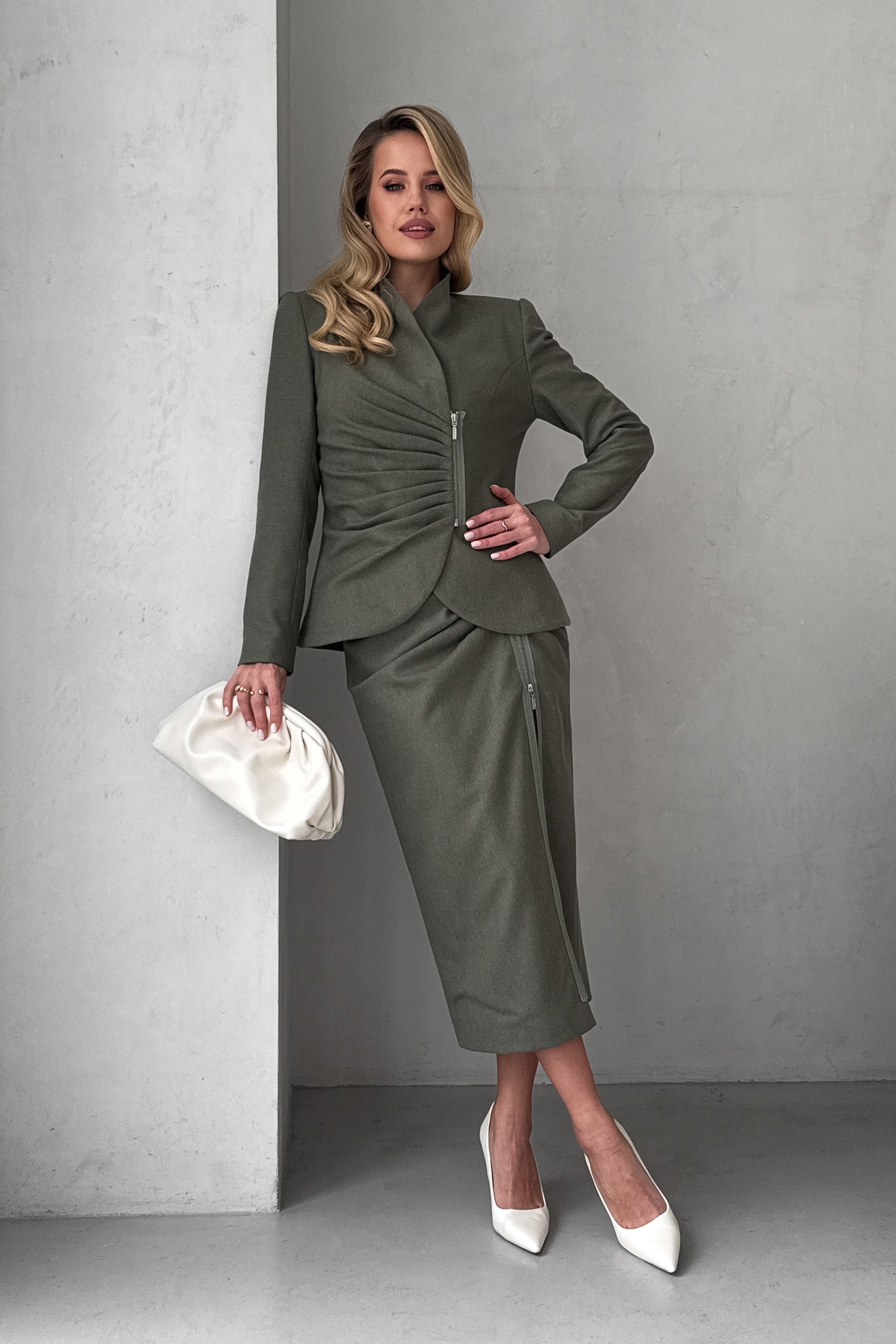 IMG_7715-2 Юбка карандаш миди с драпировкой, с разрезом-молнией на ноге