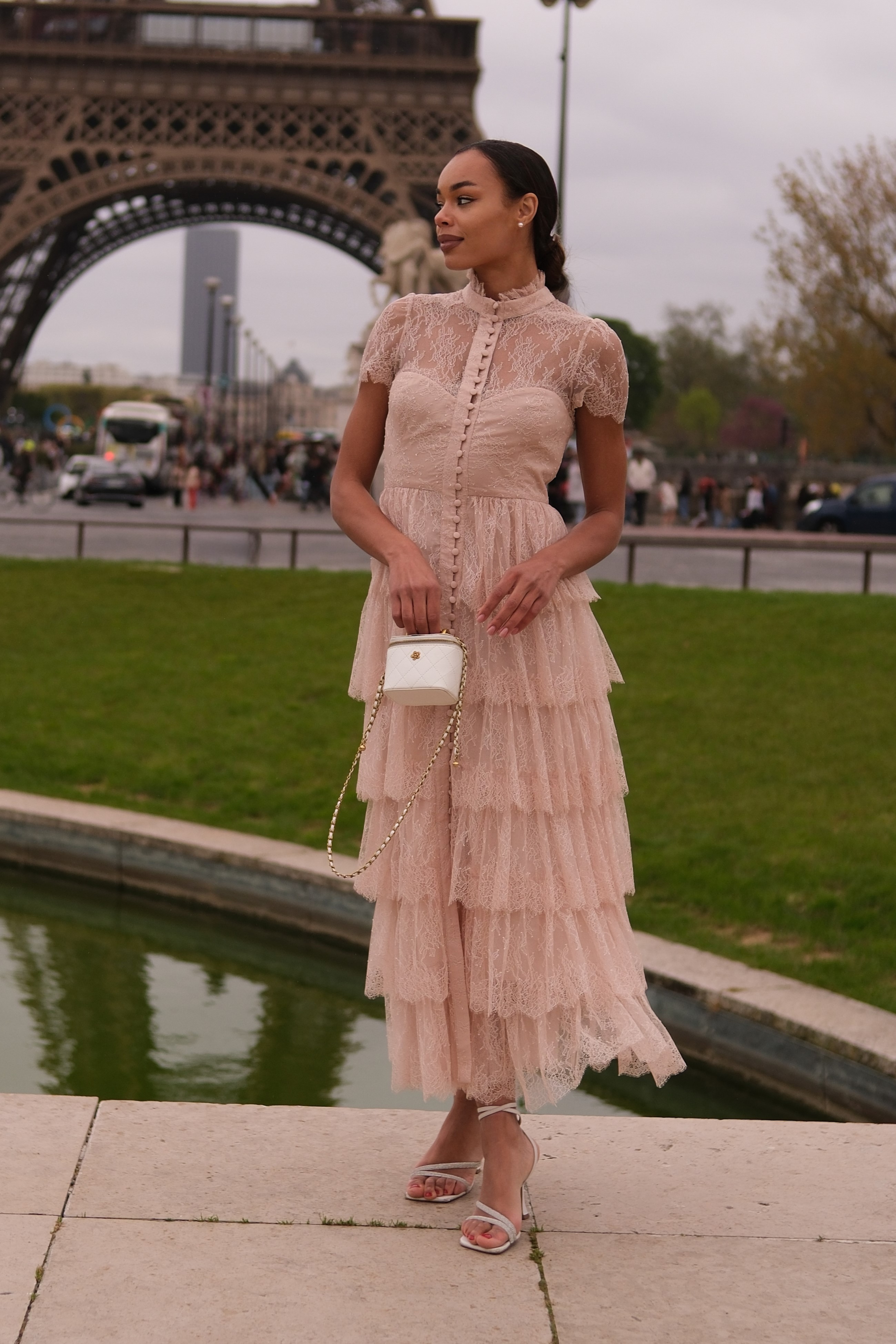 IMG_8919-2 Кружевное длинное платье шантильи с объемной юбкой и пуговицами