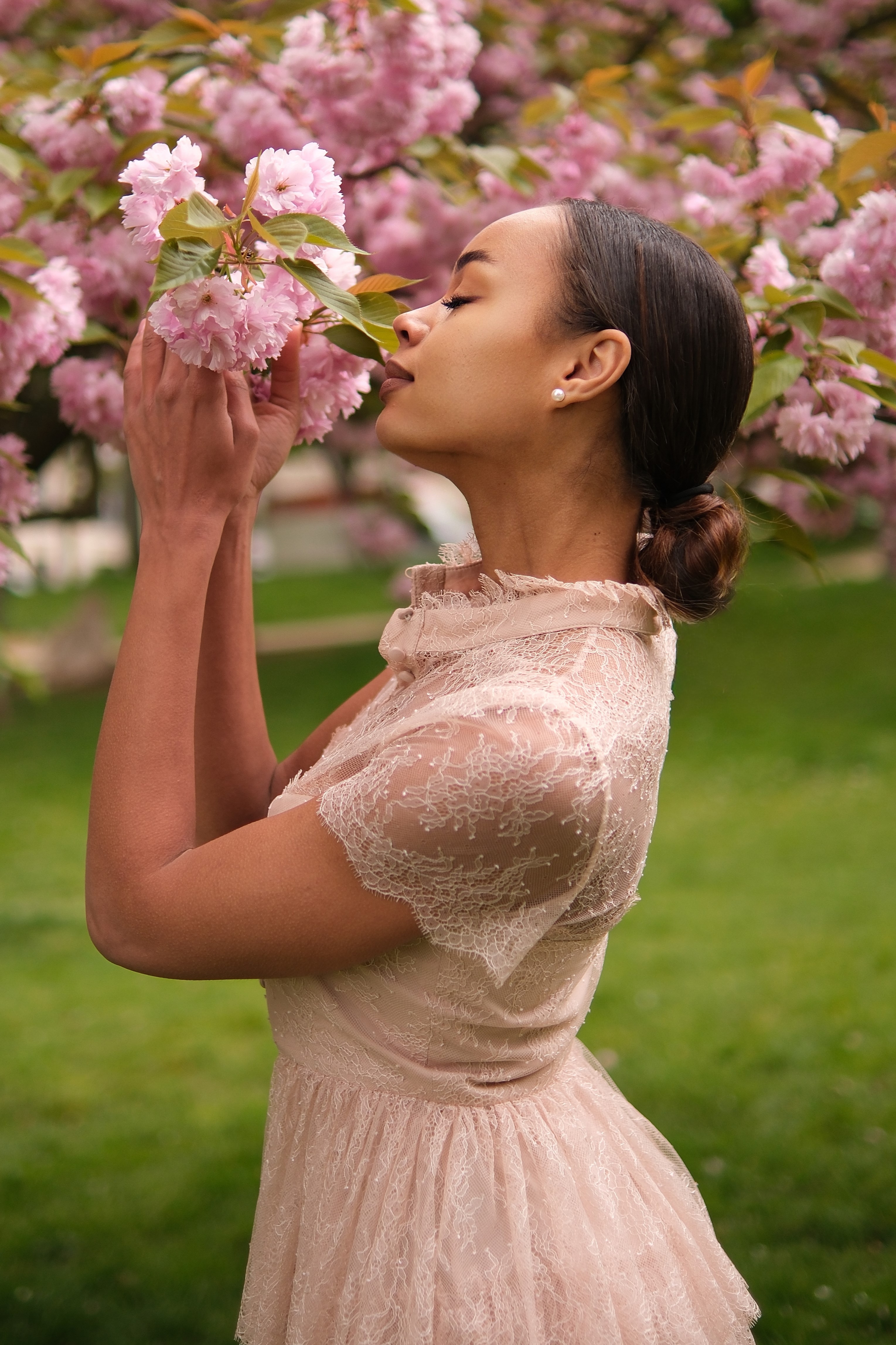 IMG_8936-2 Кружевное длинное платье шантильи с объемной юбкой и пуговицами